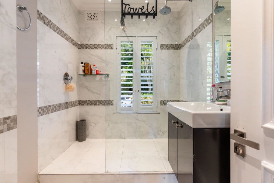 4 Bedroom Property for Sale in Constantia Western Cape